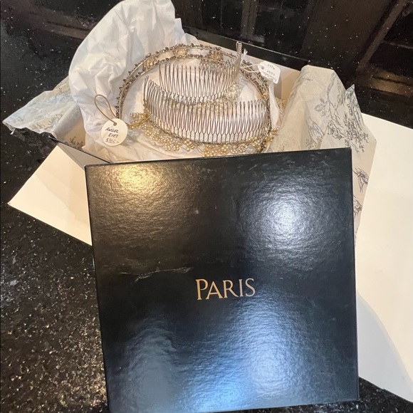 Designer Erin Cole’s Vintage Head Comb - Picture 3 of 13